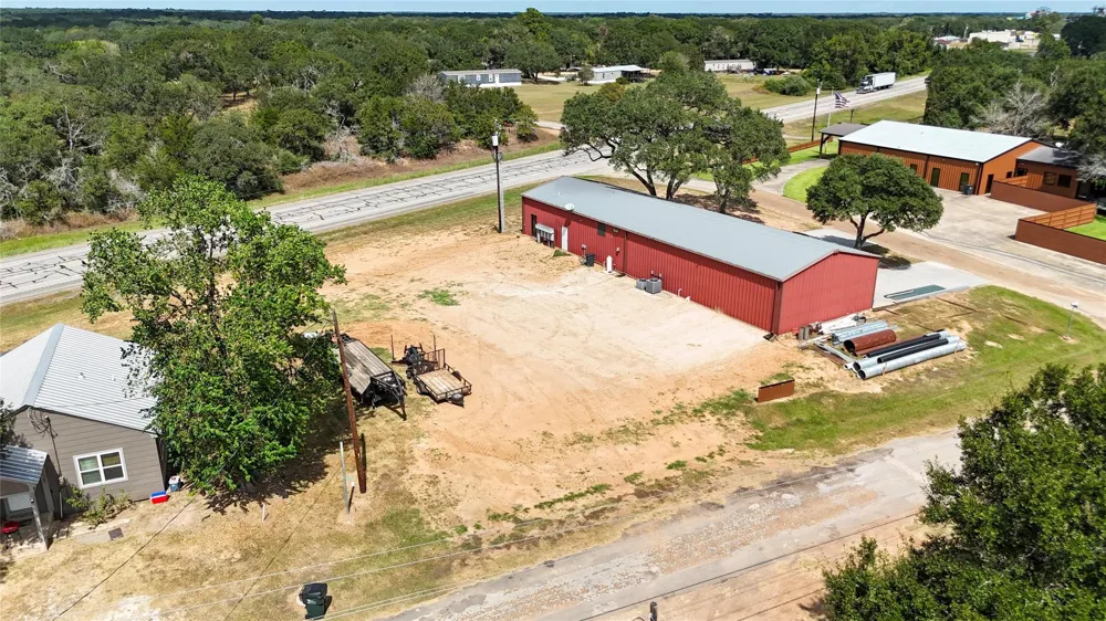 1354 Us Highway 90a Sheridan, TX 77475