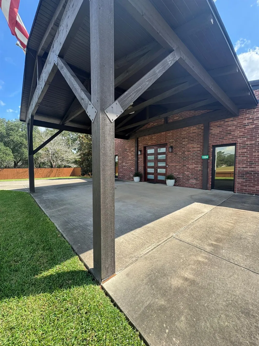 1354 Us Highway 90a Sheridan, TX 77475