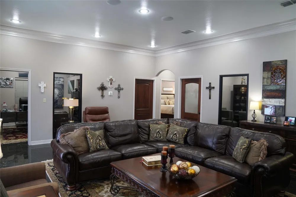 1354 Us Highway 90a Sheridan, TX 77475
