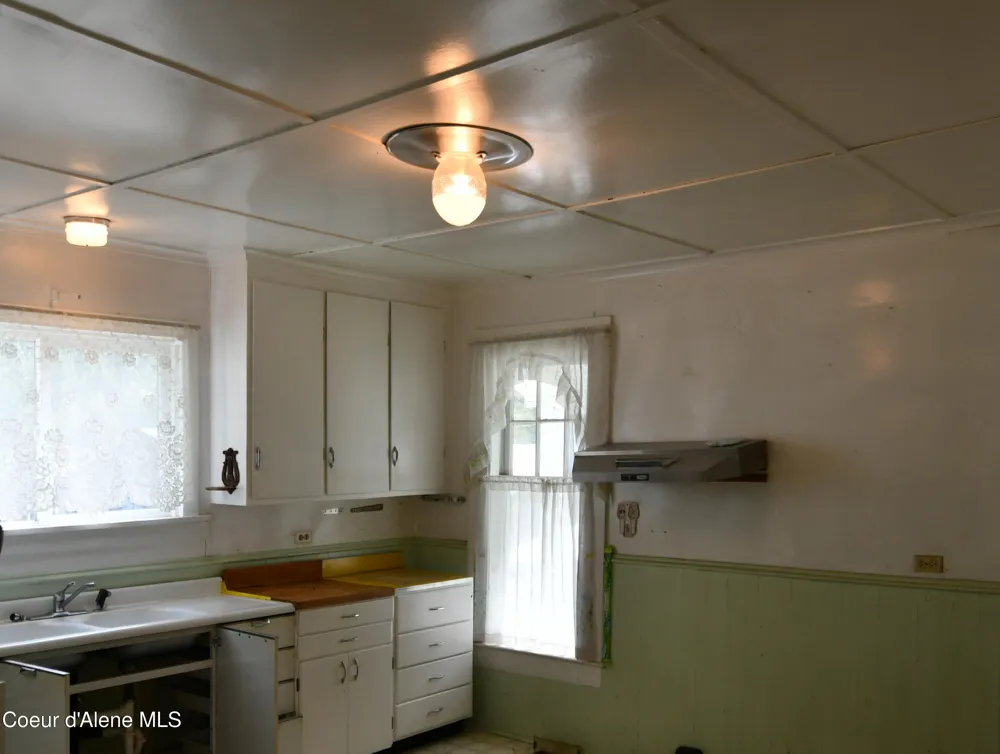 514 Main Street Wardner, ID 83837