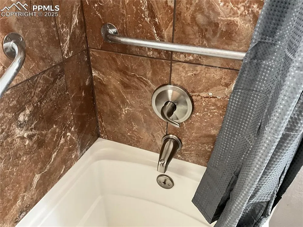 72 Hanson Lane Pueblo, CO 81001