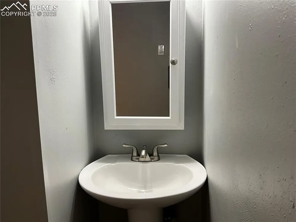 72 Hanson Lane Pueblo, CO 81001