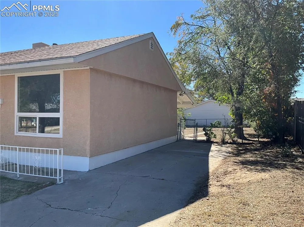 72 Hanson Lane Pueblo, CO 81001
