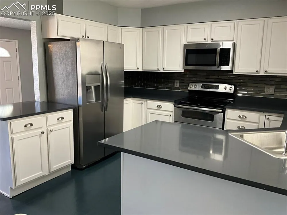 72 Hanson Lane Pueblo, CO 81001