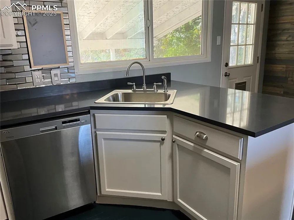 72 Hanson Lane Pueblo, CO 81001