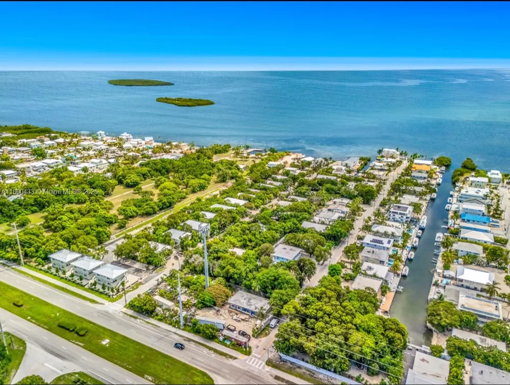 933 Lobster Ln Key Largo, FL 33037