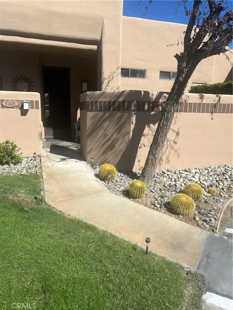 67438 Toltec Cathedral City, CA 92234