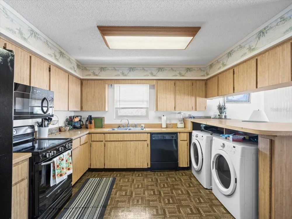 18218 SUNSET BOULEVARD #B St Petersburg, FL 33708
