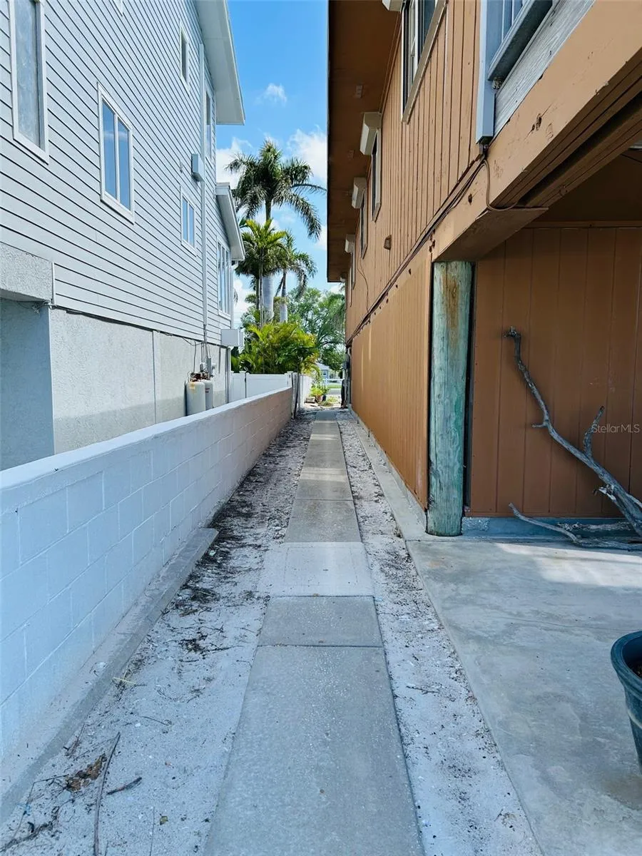 18218 SUNSET BOULEVARD #B St Petersburg, FL 33708