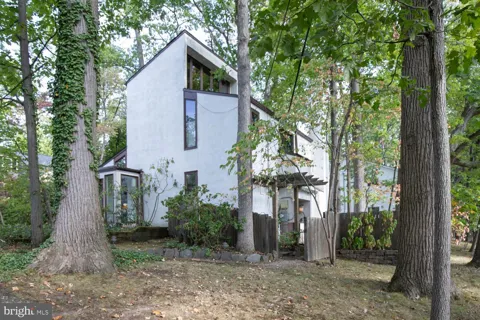 195 LAFAYETTE STREET