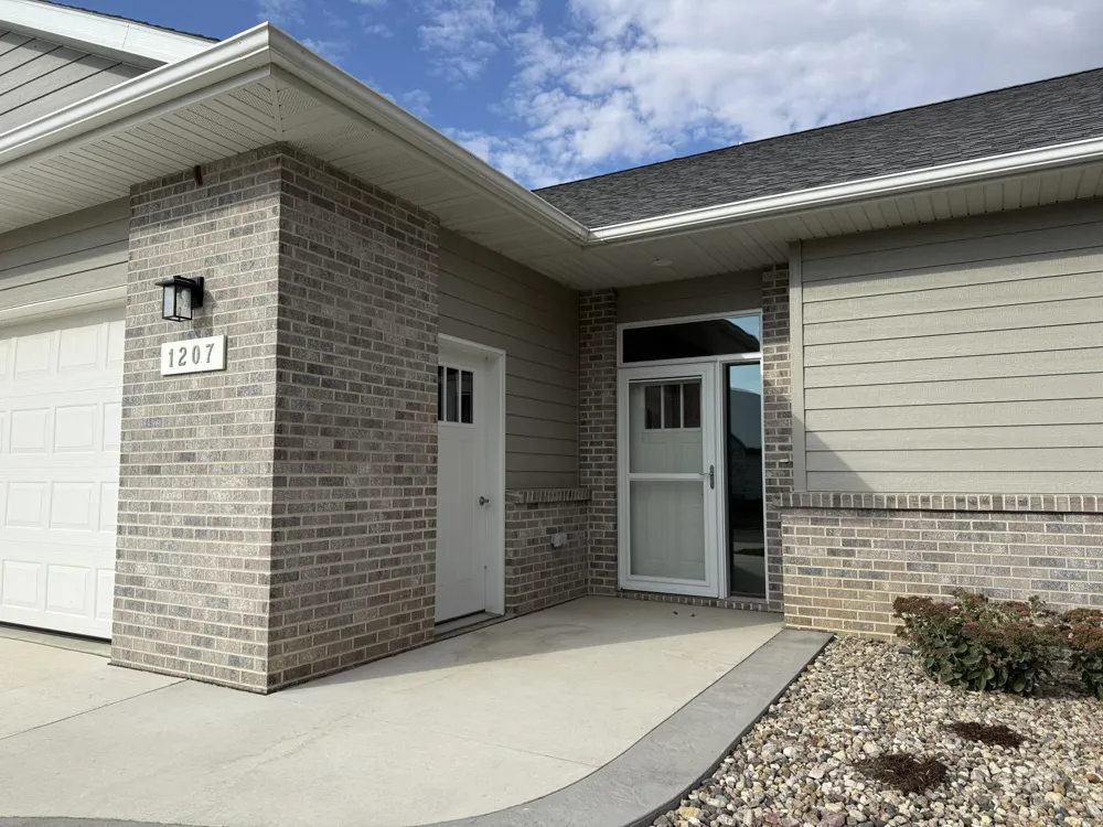 1207 S Shore Drive Worthington, MN 56187