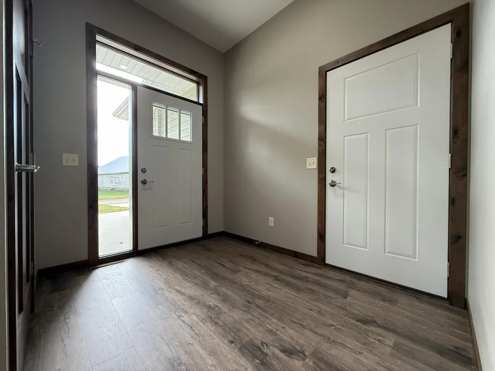 1207 S Shore Drive Worthington, MN 56187