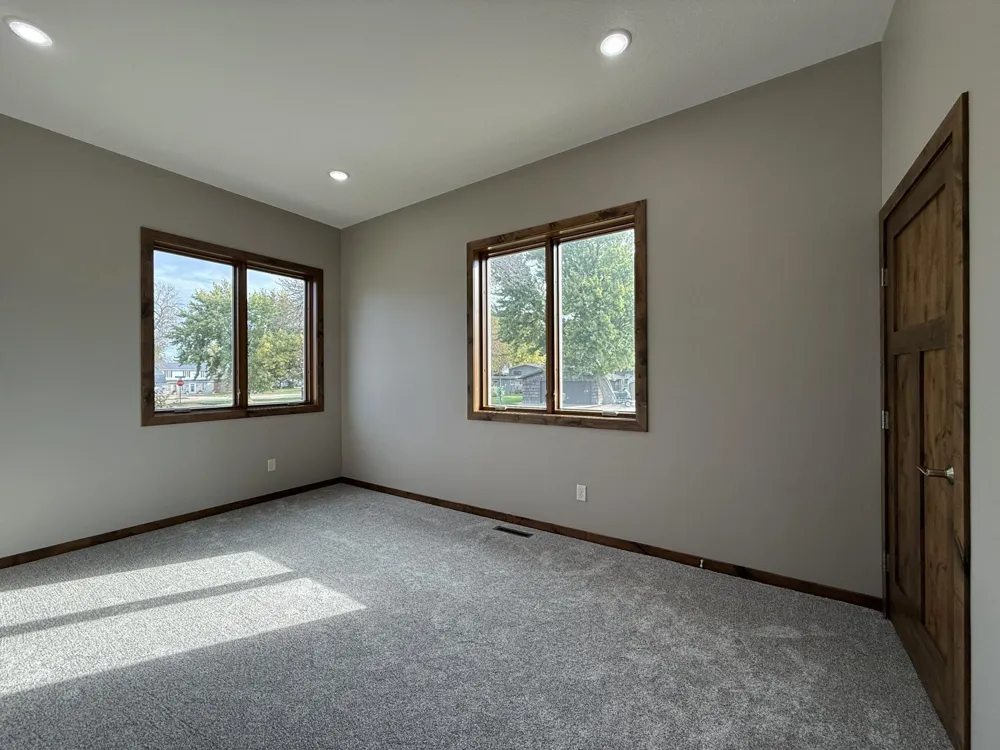 1207 S Shore Drive Worthington, MN 56187