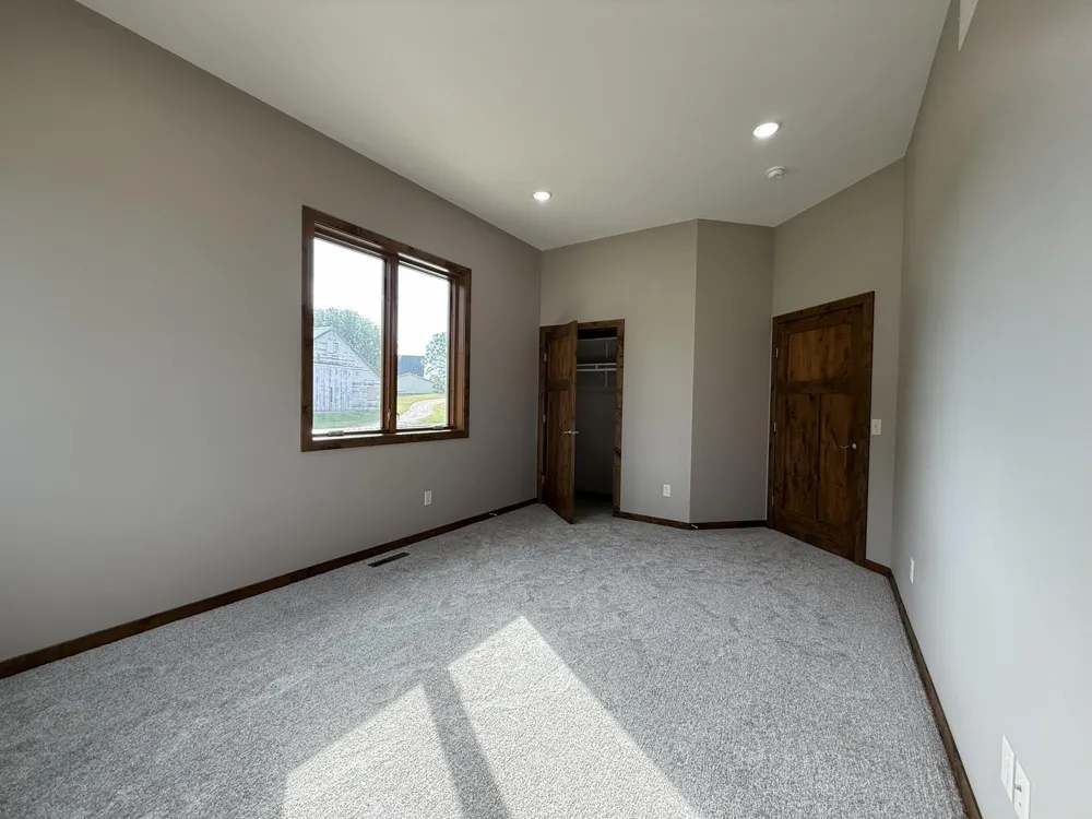 1207 S Shore Drive Worthington, MN 56187