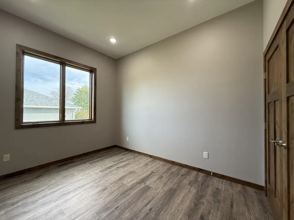 1207 S Shore Drive Worthington, MN 56187