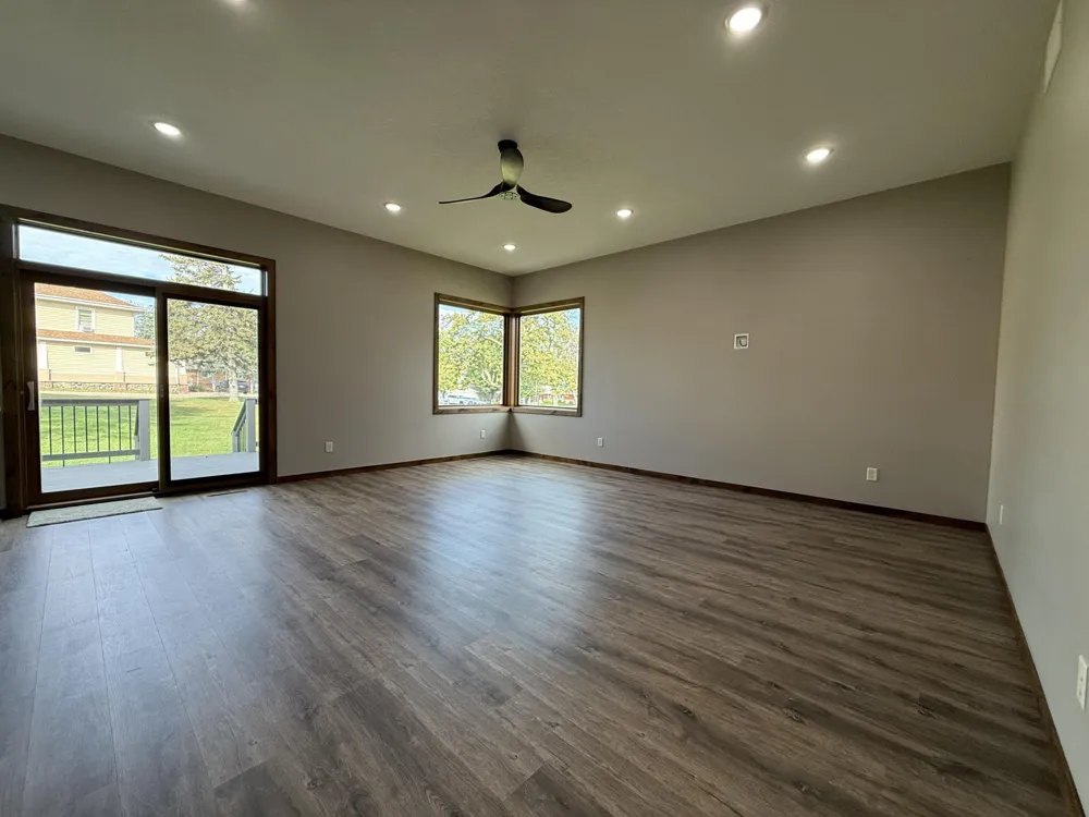 1207 S Shore Drive Worthington, MN 56187