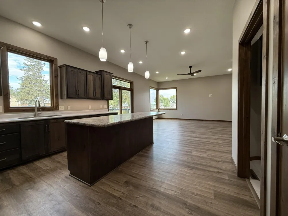 1207 S Shore Drive Worthington, MN 56187