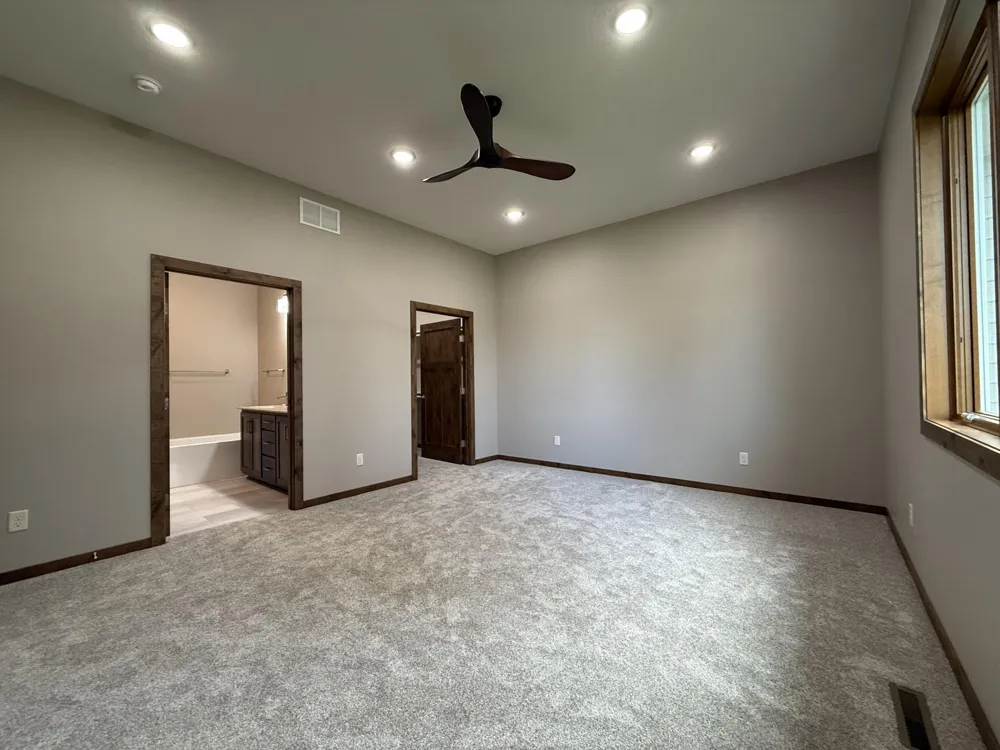 1207 S Shore Drive Worthington, MN 56187
