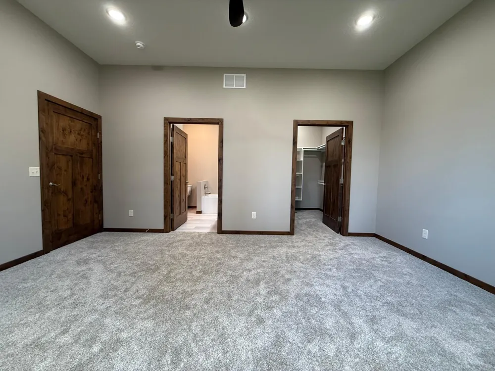 1207 S Shore Drive Worthington, MN 56187