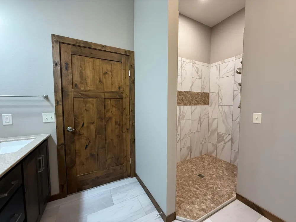 1207 S Shore Drive Worthington, MN 56187