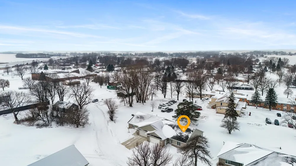 1207 S Shore Drive Worthington, MN 56187