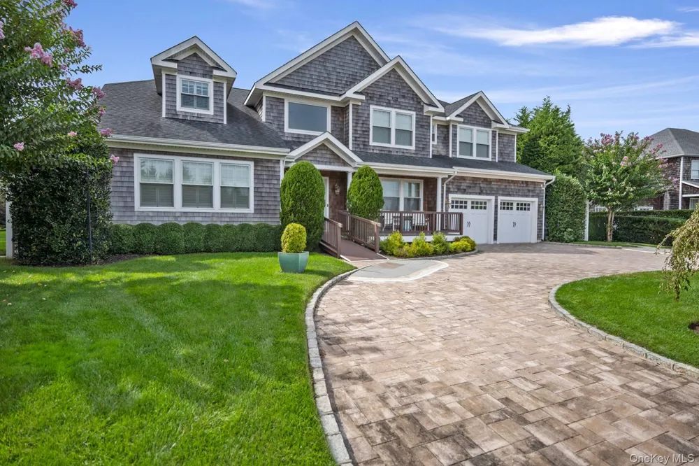 4 Spring Lane Southampton, NY 11968