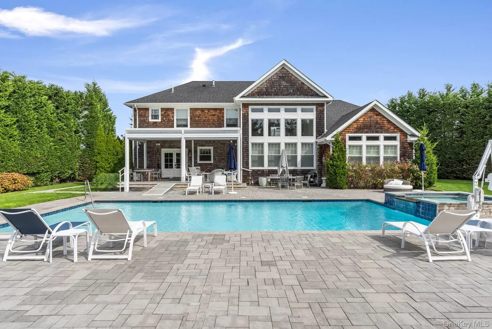 4 Spring Lane Southampton, NY 11968