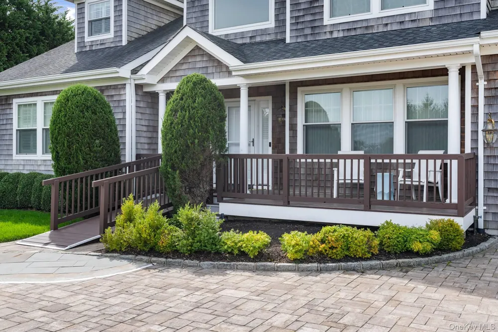 4 Spring Lane Southampton, NY 11968