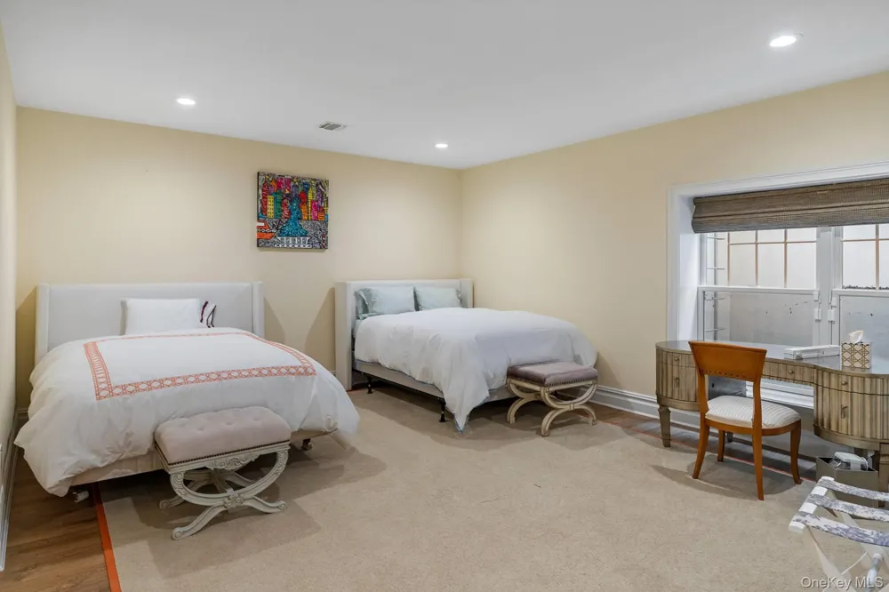 4 Spring Lane Southampton, NY 11968