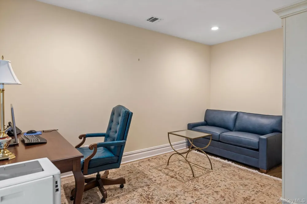 4 Spring Lane Southampton, NY 11968