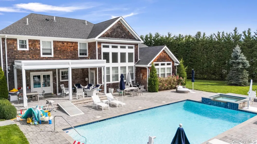 4 Spring Lane Southampton, NY 11968