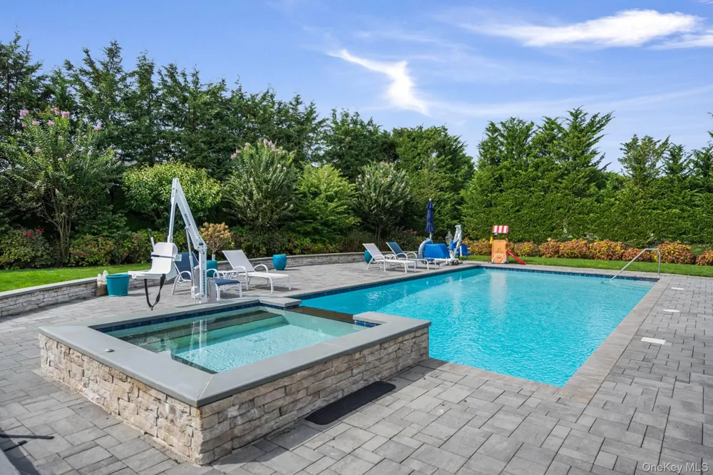 4 Spring Lane Southampton, NY 11968