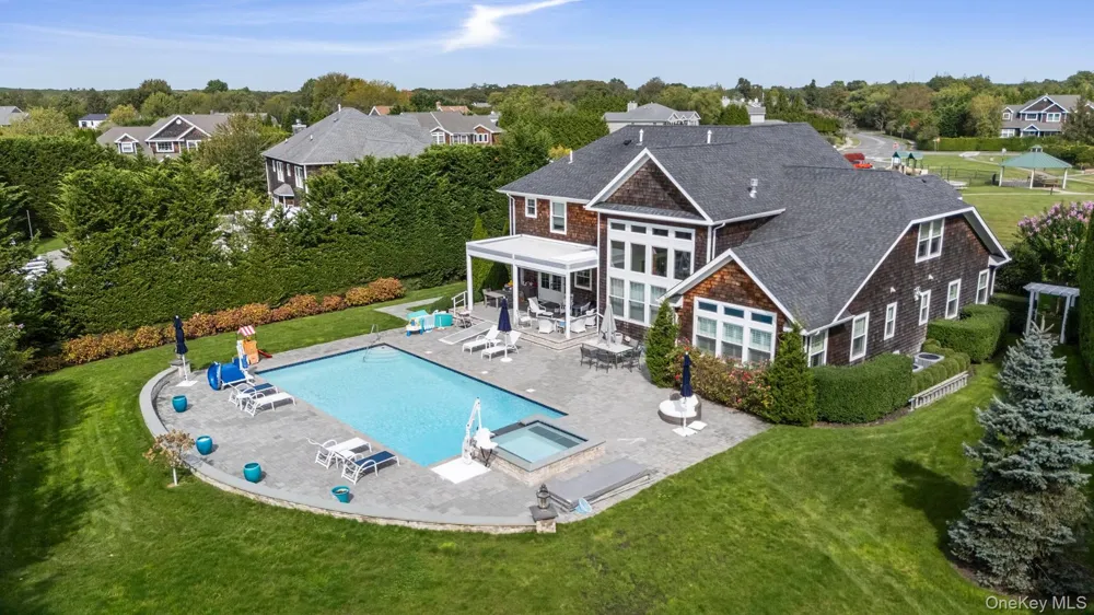 4 Spring Lane Southampton, NY 11968