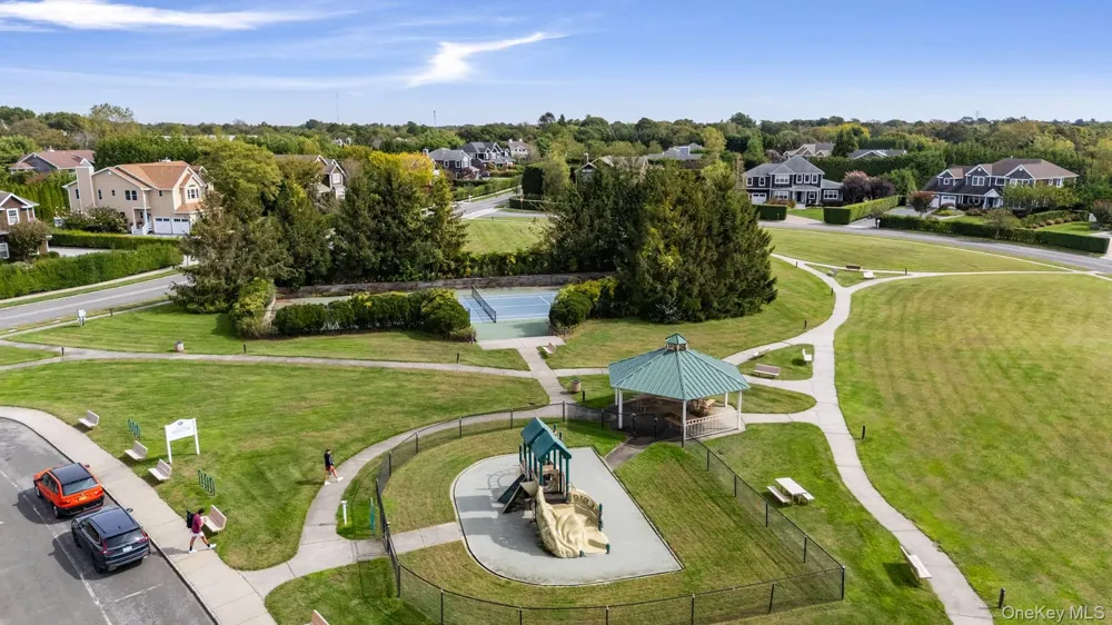 4 Spring Lane Southampton, NY 11968