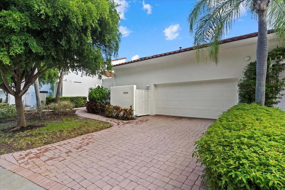 2254 HARBOUR COURT DRIVE Longboat Key, FL 34228