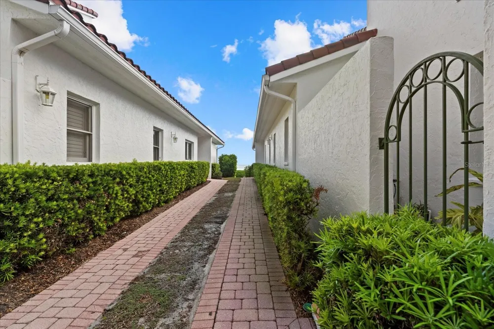 2254 HARBOUR COURT DRIVE Longboat Key, FL 34228