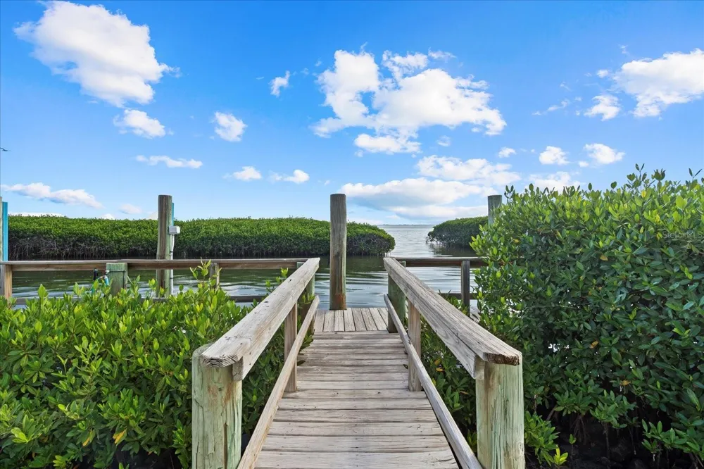 2254 HARBOUR COURT DRIVE Longboat Key, FL 34228