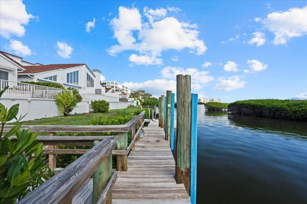 2254 HARBOUR COURT DRIVE Longboat Key, FL 34228