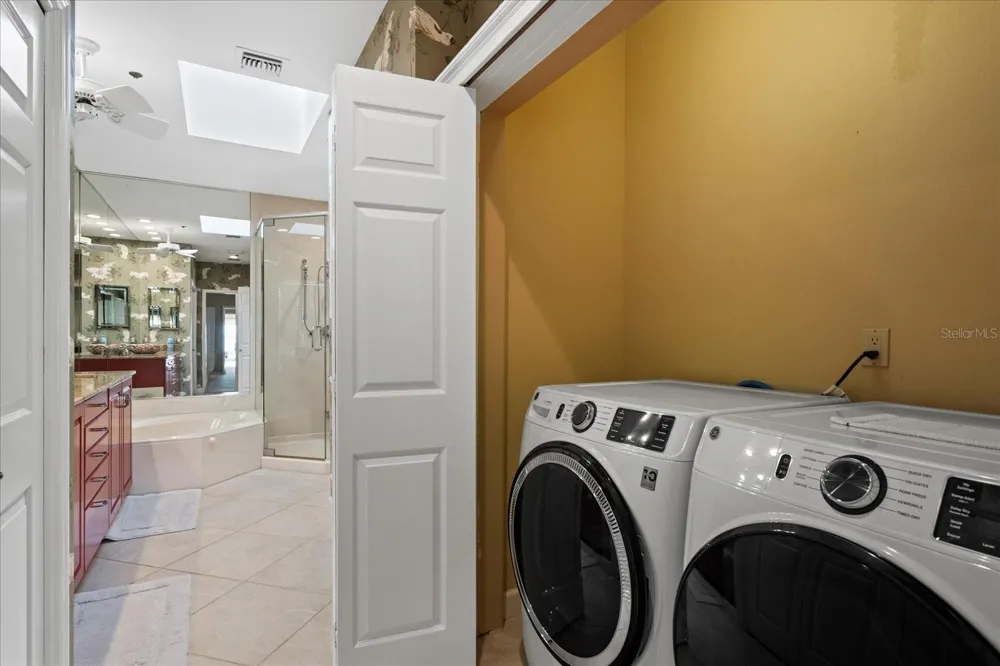 2254 HARBOUR COURT DRIVE Longboat Key, FL 34228