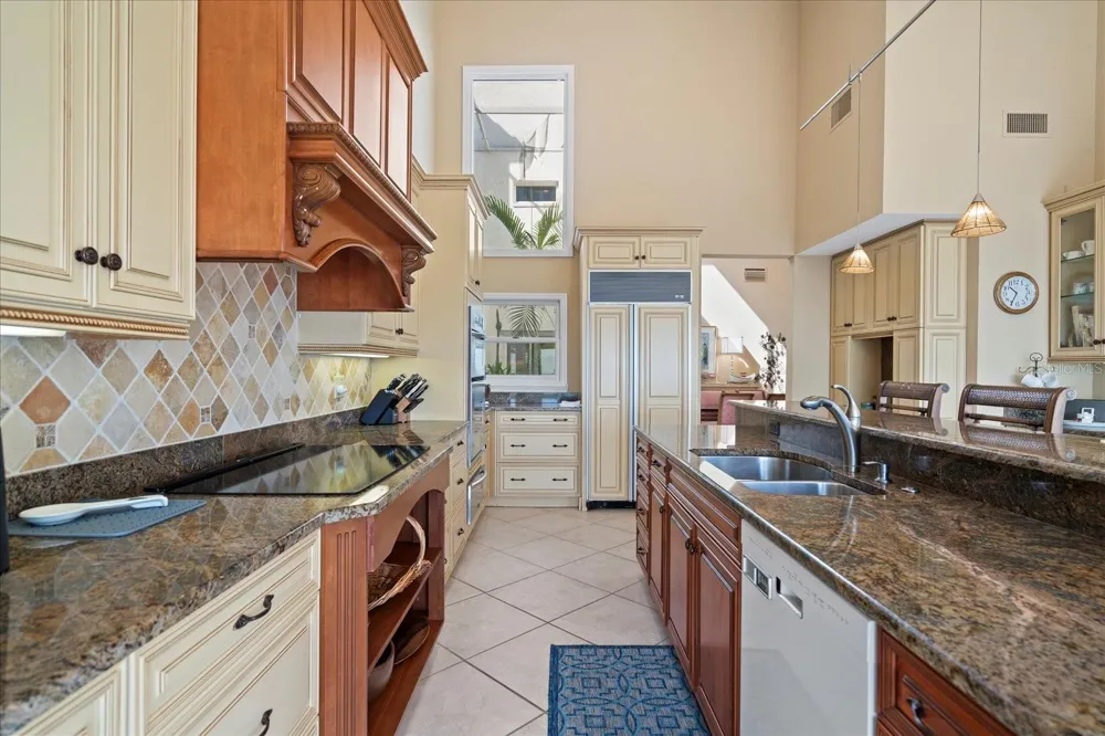 2254 HARBOUR COURT DRIVE Longboat Key, FL 34228
