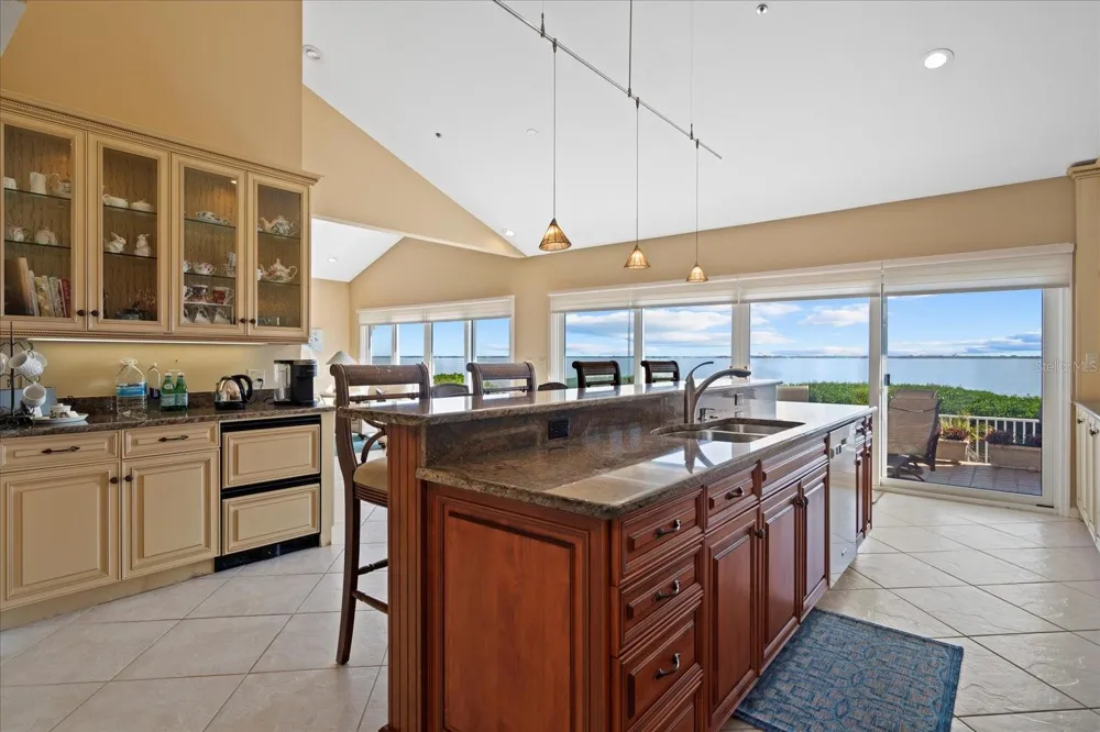 2254 HARBOUR COURT DRIVE Longboat Key, FL 34228