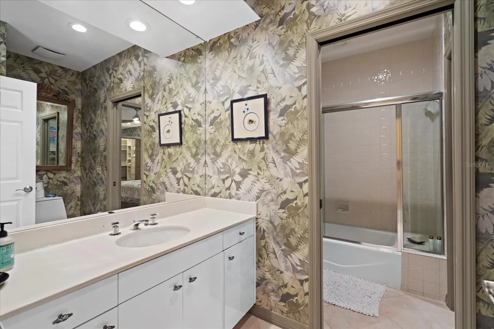2254 HARBOUR COURT DRIVE Longboat Key, FL 34228