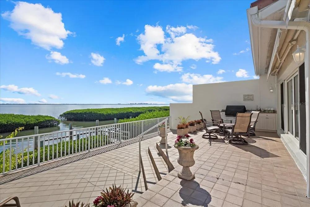 2254 HARBOUR COURT DRIVE Longboat Key, FL 34228