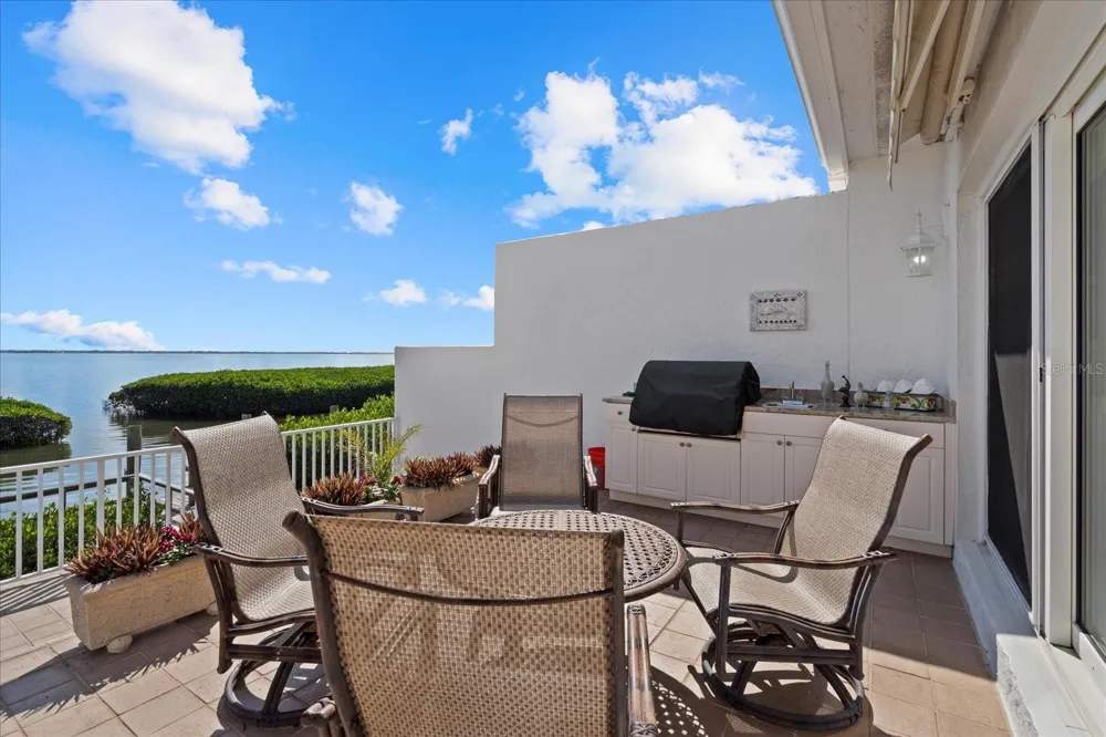 2254 HARBOUR COURT DRIVE Longboat Key, FL 34228