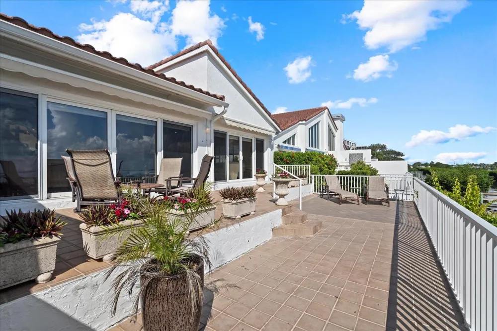 2254 HARBOUR COURT DRIVE Longboat Key, FL 34228
