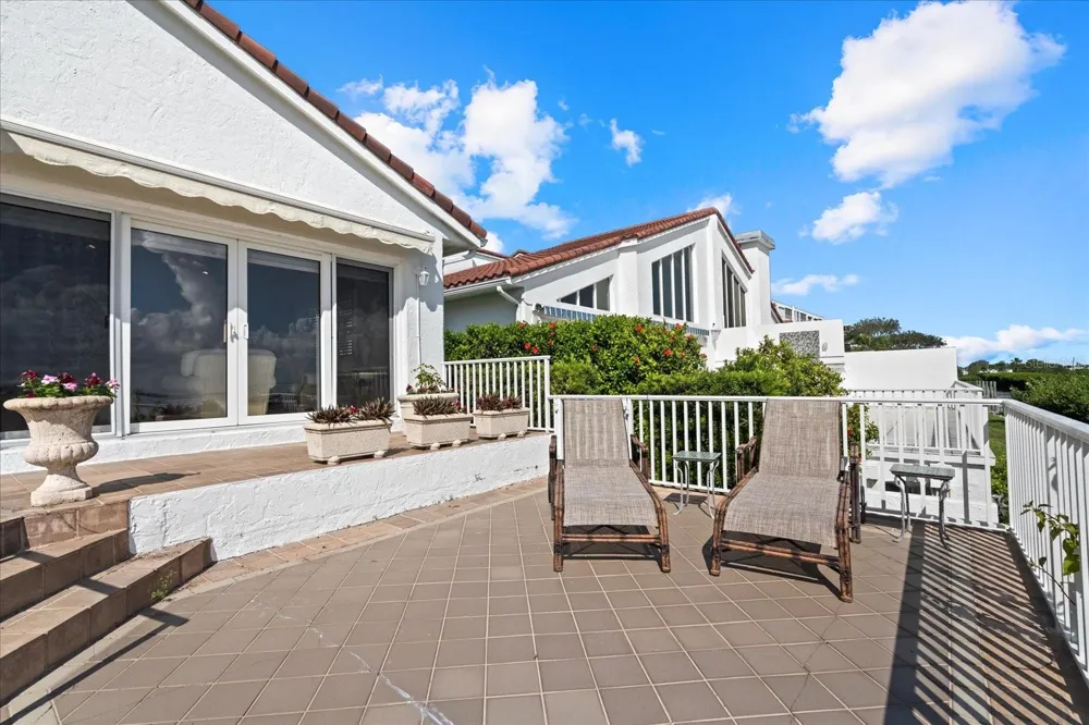 2254 HARBOUR COURT DRIVE Longboat Key, FL 34228