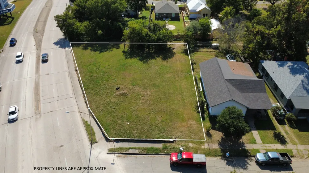 1401 W Waco Drive Waco, TX 76701