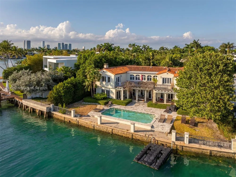 11 E Rivo Alto Dr Miami Beach, FL 33139