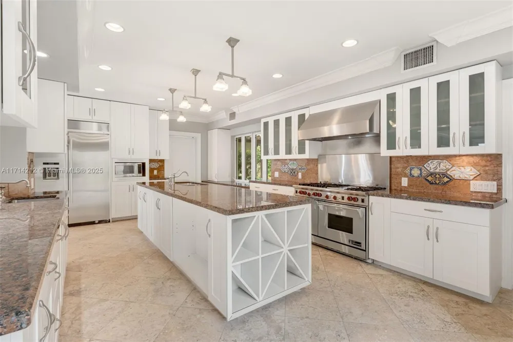 11 E Rivo Alto Dr Miami Beach, FL 33139