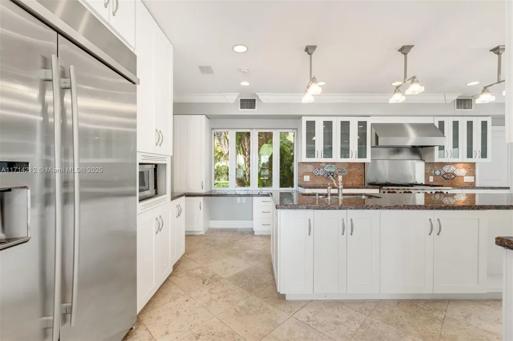 11 E Rivo Alto Dr Miami Beach, FL 33139